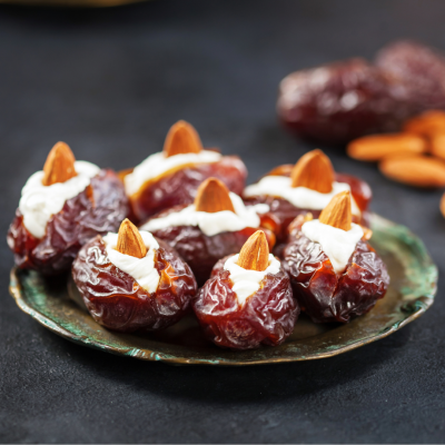 Dattes farcies au fromage de chèvre et aux noix
